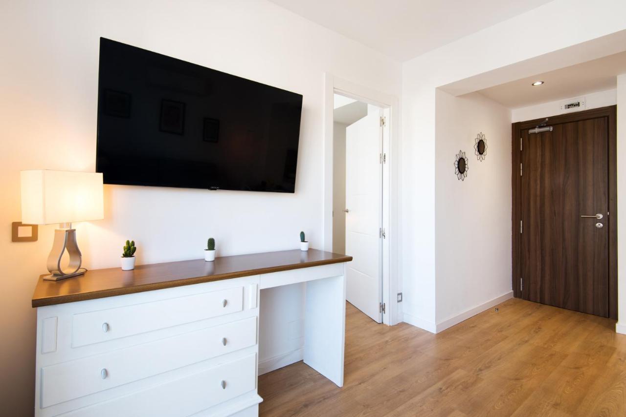 Aloha Puerto Private Apartment 1St Line Carihuela Beach ตอร์เรโมลิโนส ภายนอก รูปภาพ